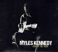 Myles Kennedy (Alter Bridge)의 앨범 Year Of The Tiger [Digipak] 커버 아트 이미지
